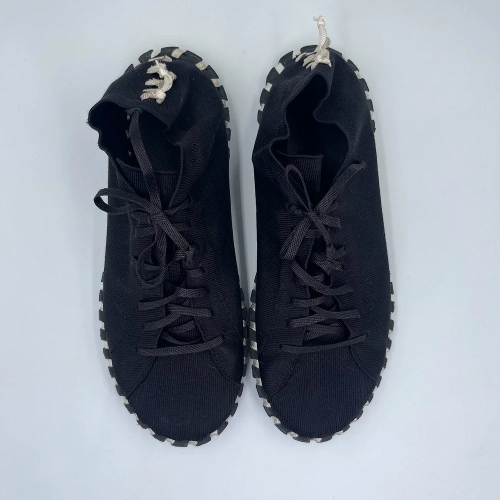 Kengos lace up